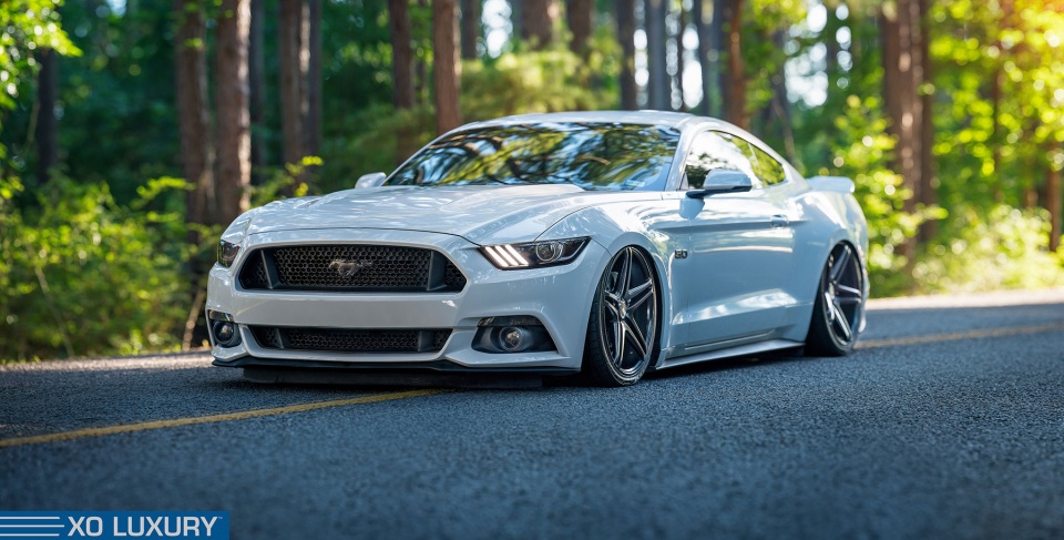 FordMustangGTWhite2015_20inchXOLuxuryCaracas_MatteBlack-2