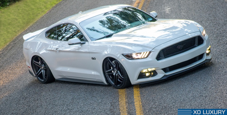 FordMustangGTWhite2015_20inchXOLuxuryCaracas_MatteBlack-4