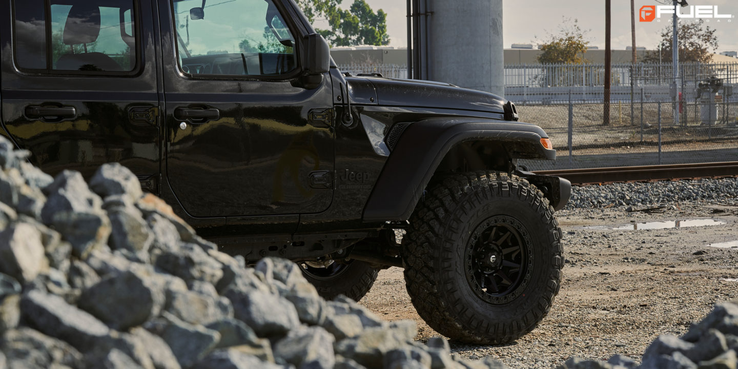 c covert jeep gladiator matte black  