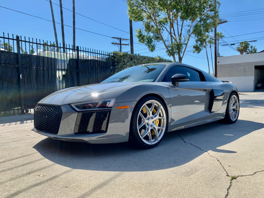 Vossen Hybrid Forged HF-5 on Audi R8 V10 Nardo Gray