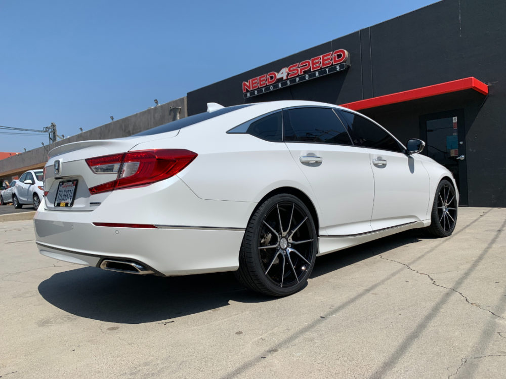 20x8.5 AG Wheels M652