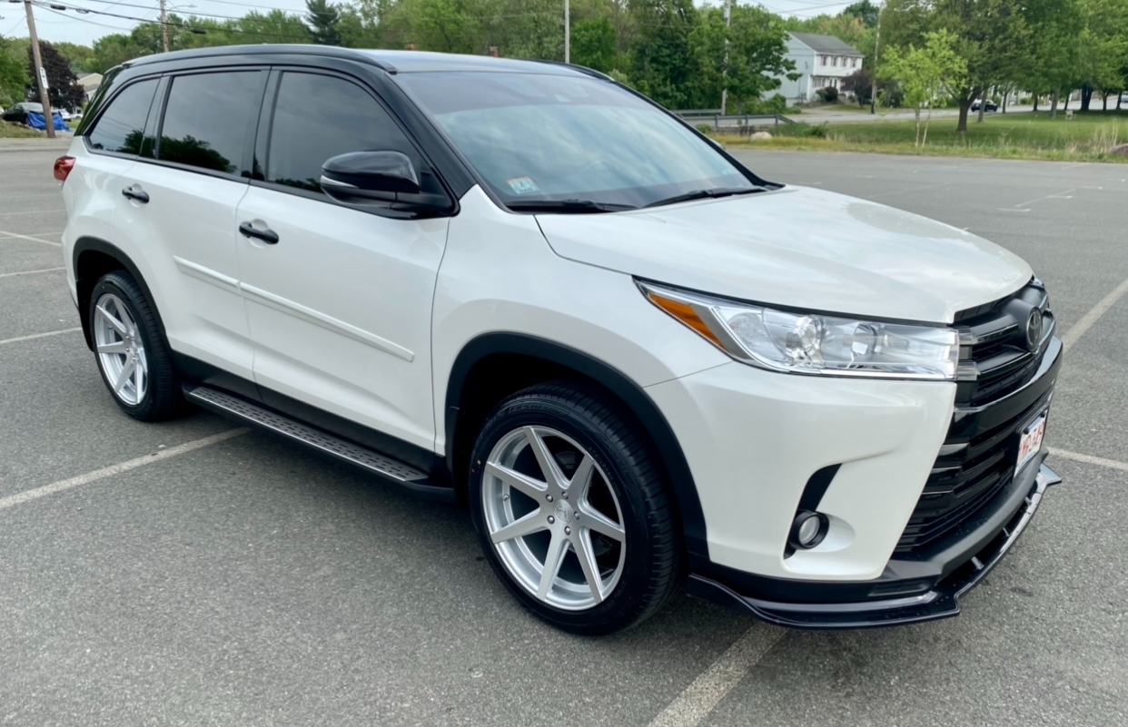 2019 Toyota Highlander customized