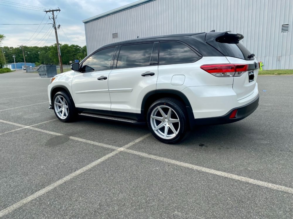 2019 Toyota Highlander Rohana Wheels RC7 Machine Silver 20x10 Falken Tires