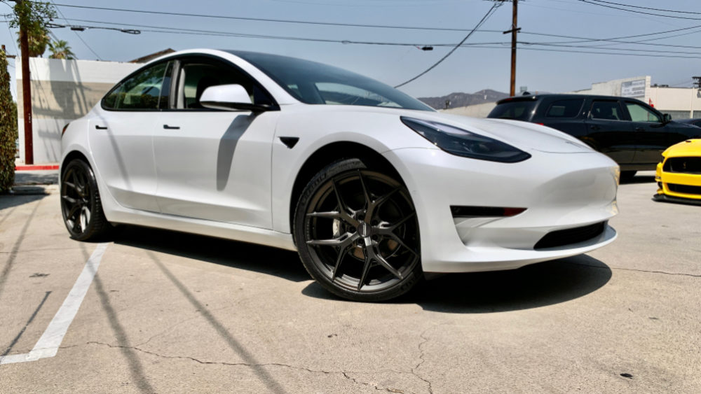 Tesla Vossen HF-5 Michelin Pilot Sport 4S